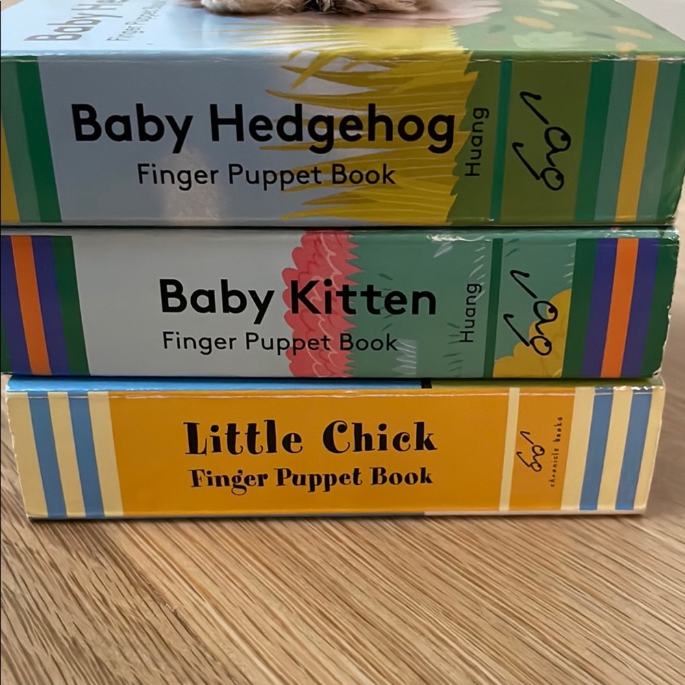 Set of 4 Finger Puppet Animal Board Books - Picture 2 of 12